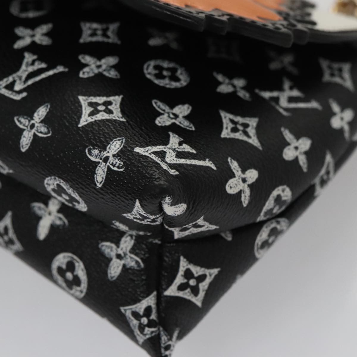 Louis Vuitton Black Canvas Shoulder Bag (Pre-Owned) Size ONE SIZE - 12 Thumbnail
