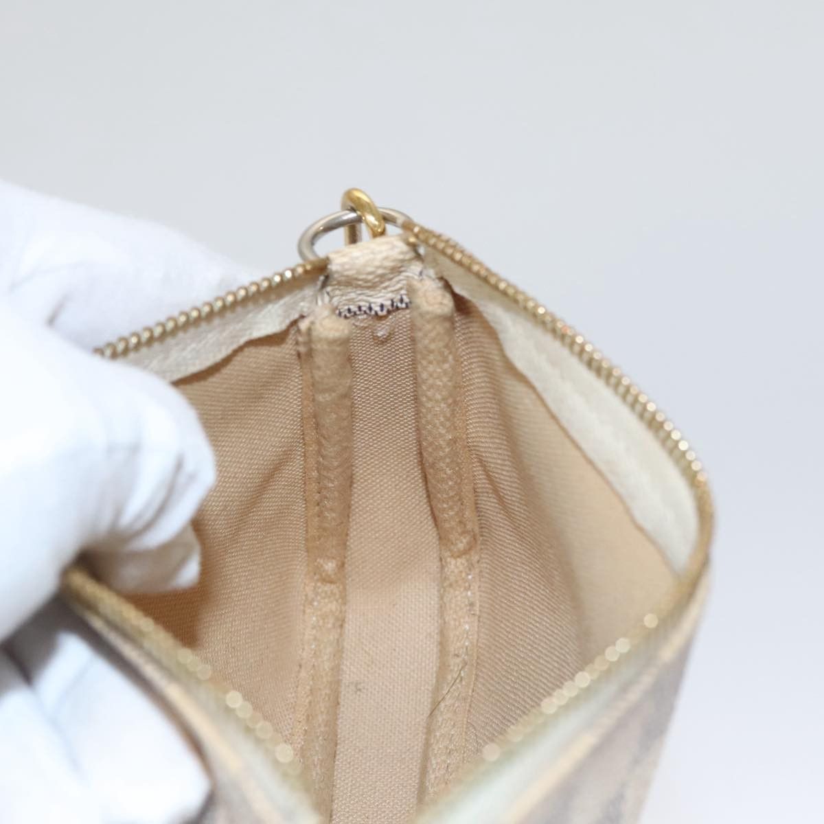 Pochette Accessoire White Canvas Handbag (Pre-Owned)