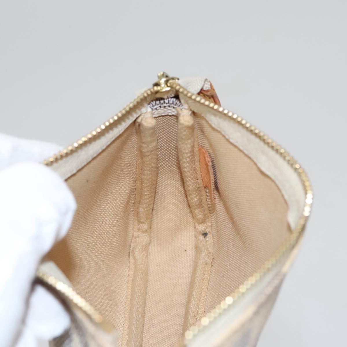 Pochette Accessoire White Canvas Handbag (Pre-Owned)