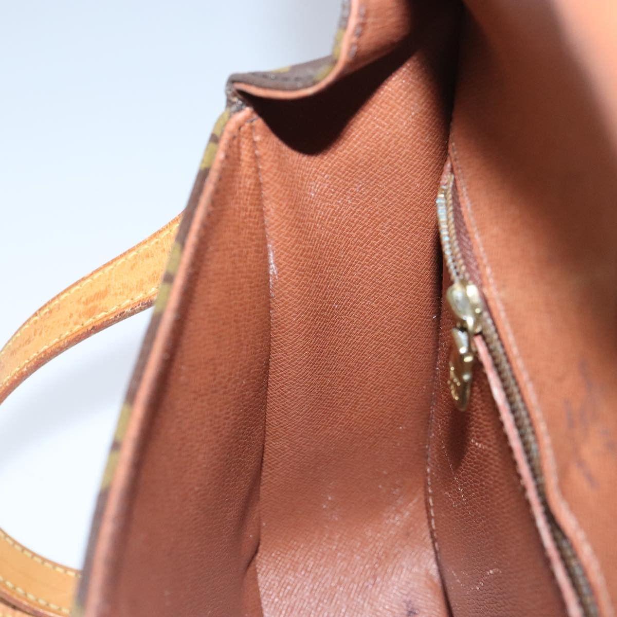 Louis Vuitton Saint Cloud Brown Canvas Shoulder Bag (Pre-Owned) Size ONE SIZE - 20 Thumbnail