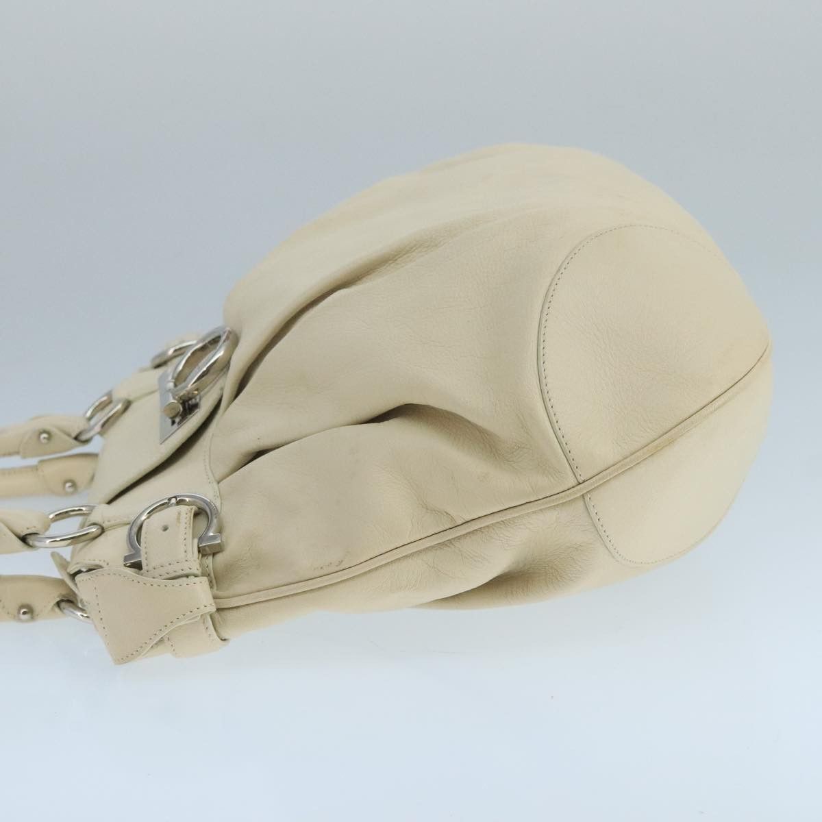 Salvatore Ferragamo Gancini White Leather Handbag (Pre-Owned) Size ONE SIZE - 4 Thumbnail