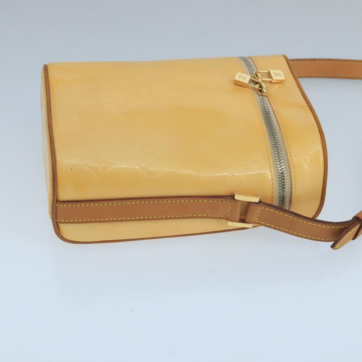 Louis Vuitton Sullivan Yellow Patent Leather Shoulder Bag (Pre-Owned) Size ONE SIZE - 3 Thumbnail