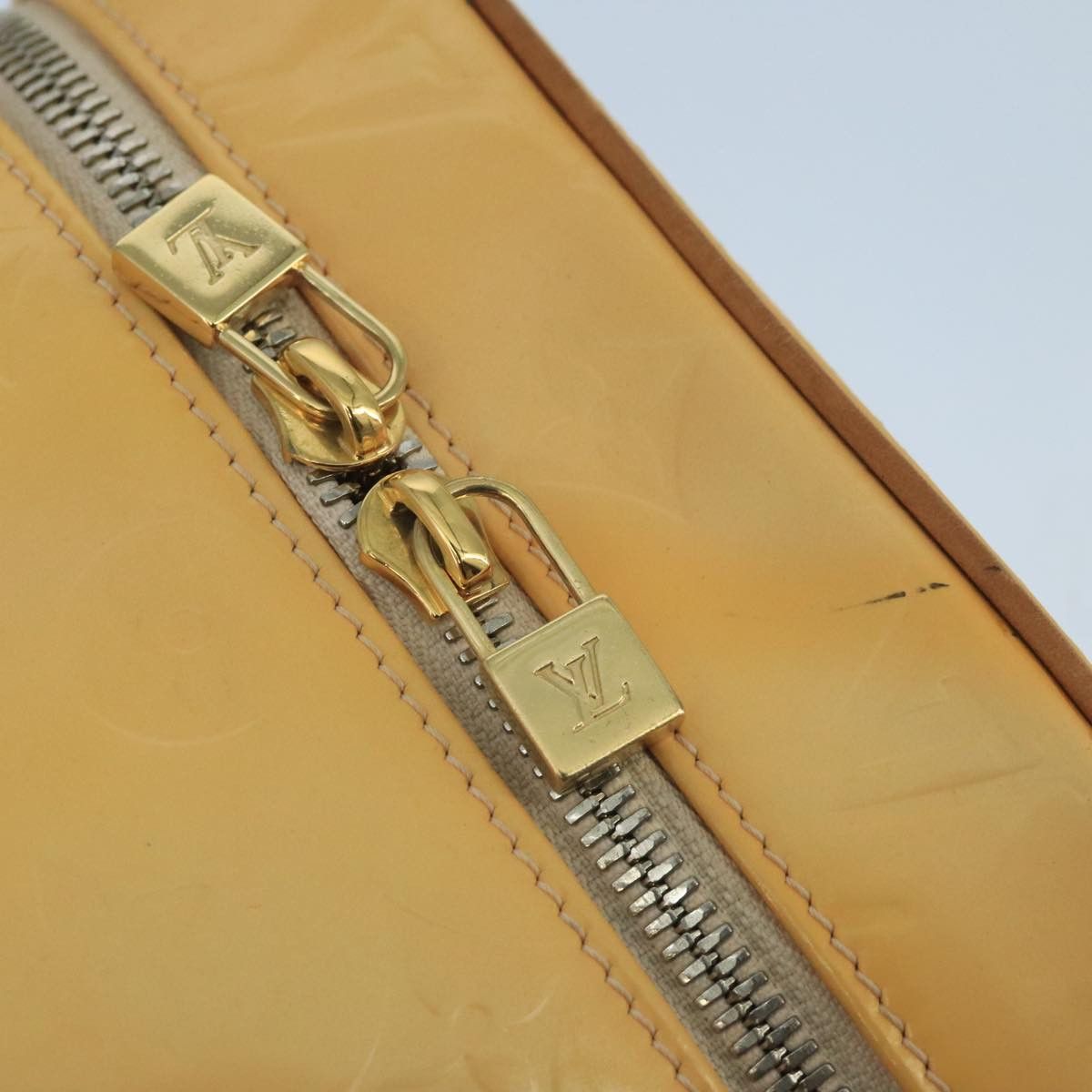 Louis Vuitton Sullivan Yellow Patent Leather Shoulder Bag (Pre-Owned) Size ONE SIZE - 13 Thumbnail