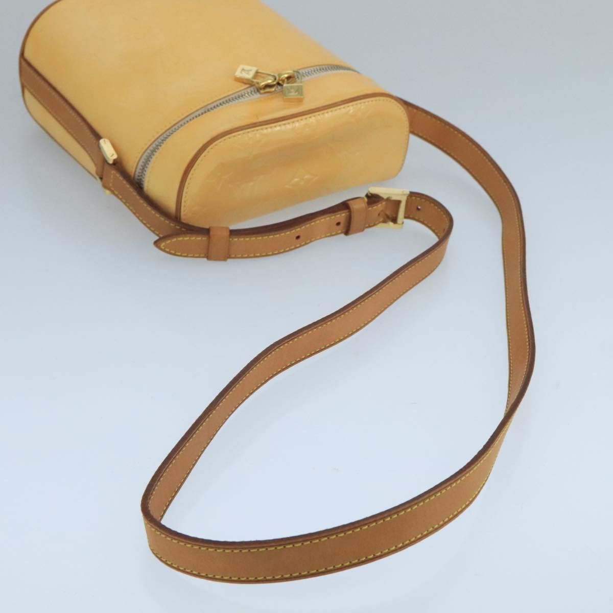 Louis Vuitton Sullivan Yellow Patent Leather Shoulder Bag (Pre-Owned) Size ONE SIZE - 5 Thumbnail