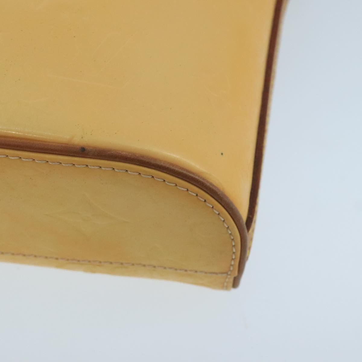 Louis Vuitton Sullivan Yellow Patent Leather Shoulder Bag (Pre-Owned) Size ONE SIZE - 9 Thumbnail