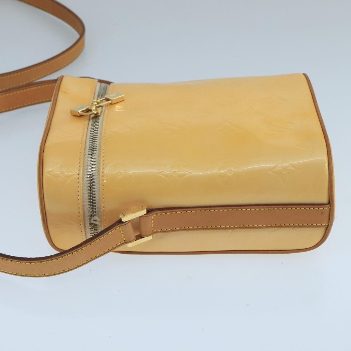 Louis Vuitton Sullivan Yellow Patent Leather Shoulder Bag (Pre-Owned) Size ONE SIZE - 4 Thumbnail