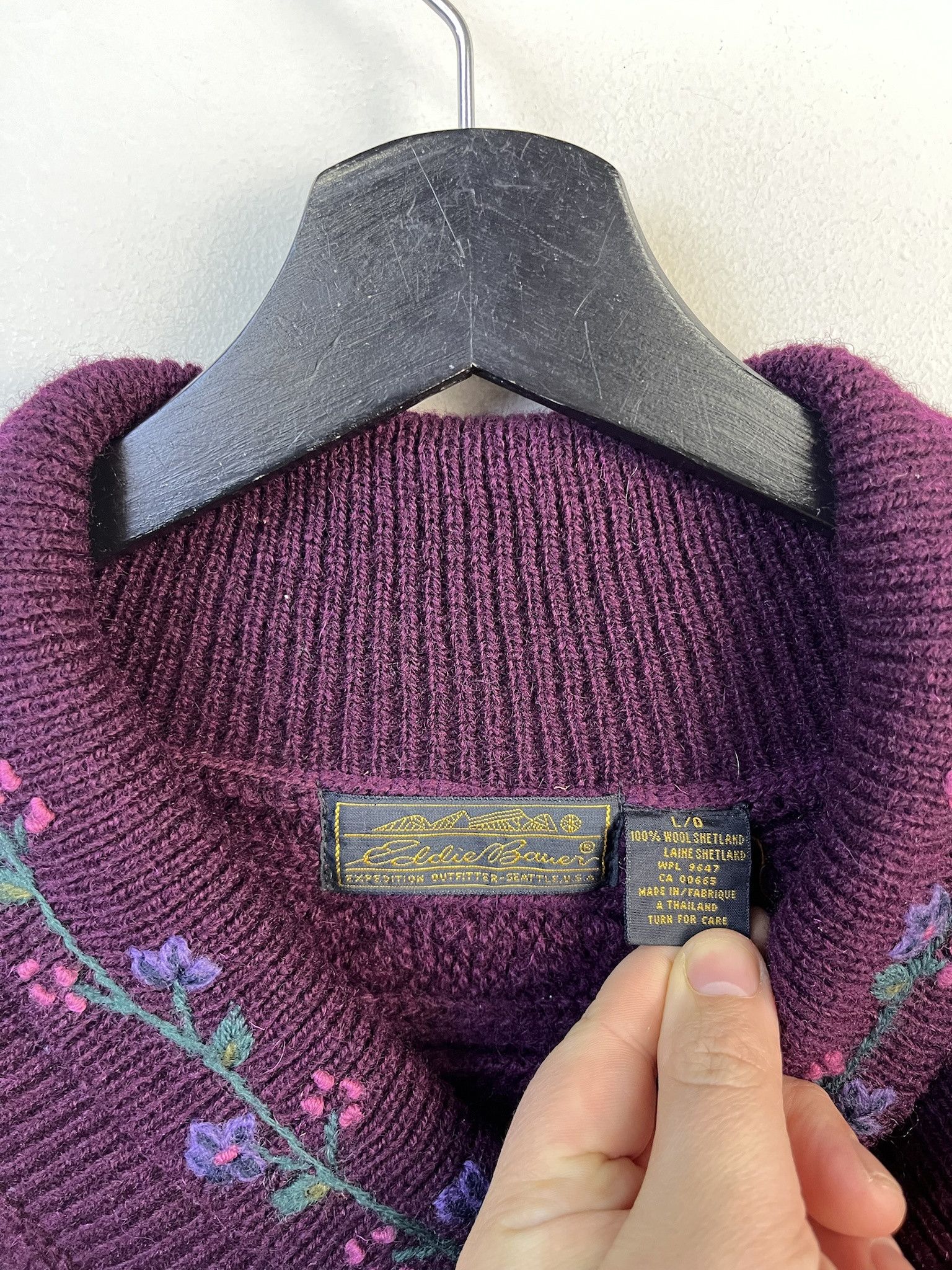 Other Vintage Knit Sweater 1990s Thick Knit Floral Cowichan Knit Sweater Eddie Bauer Sweater size L Size US L / EU 52-54 / 3 - 2 Thumbnail