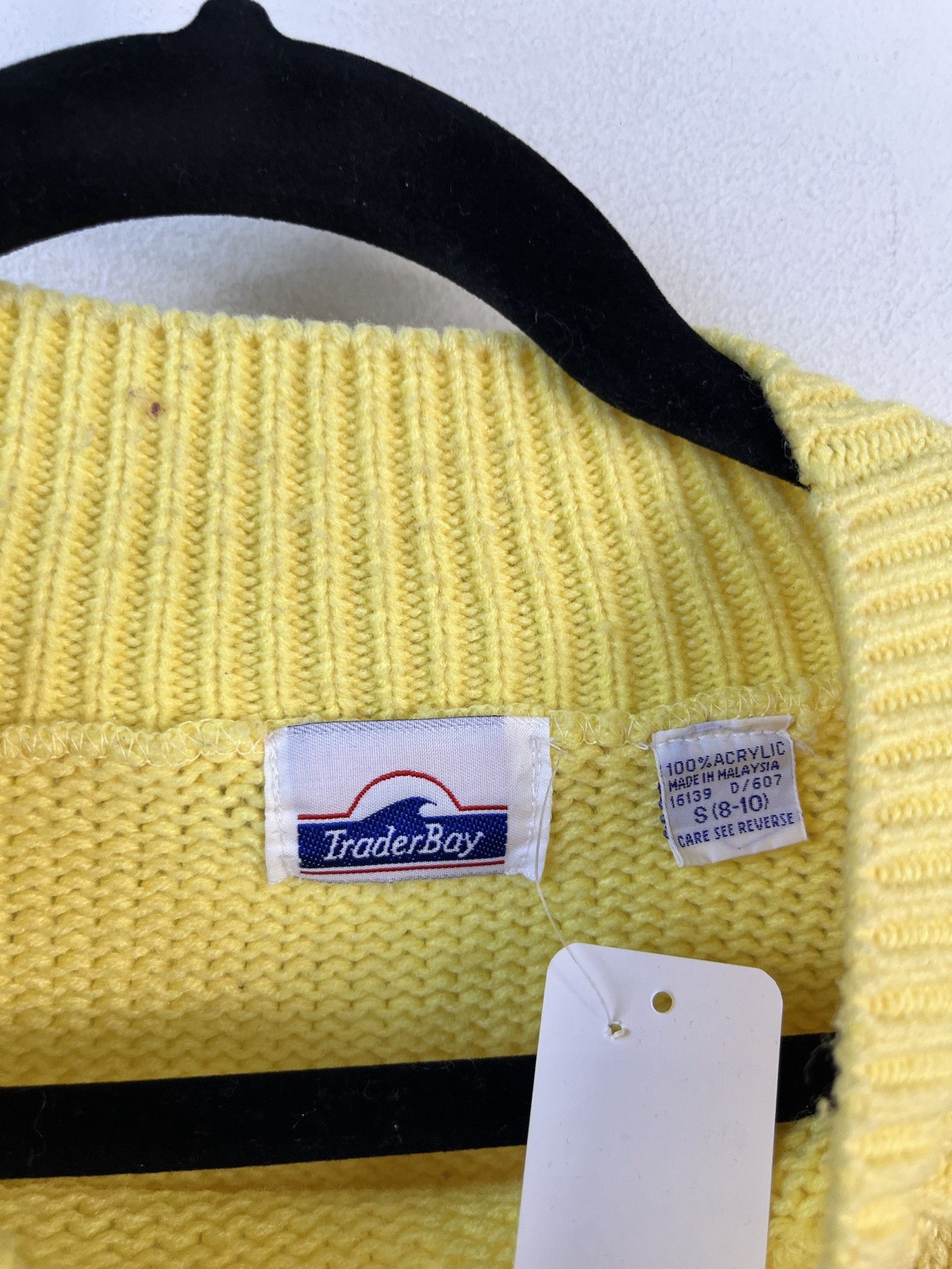 Other Vintage Knit Sweater 1990s Thick Knit Trade Bay Pocket Knit Yellow Sweater Size S Size US S / EU 44-46 / 1 - 2 Thumbnail