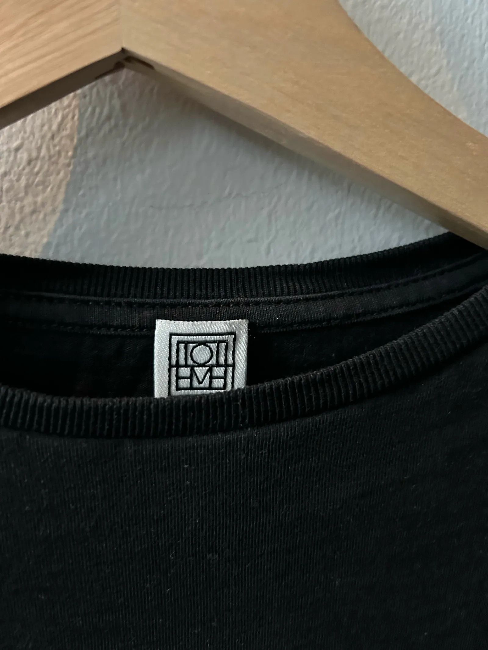 Toteme Toteme Curved seam tee Short Sleeve T-shirt Size XS / US 0-2 / IT 36-38 - 3 Thumbnail