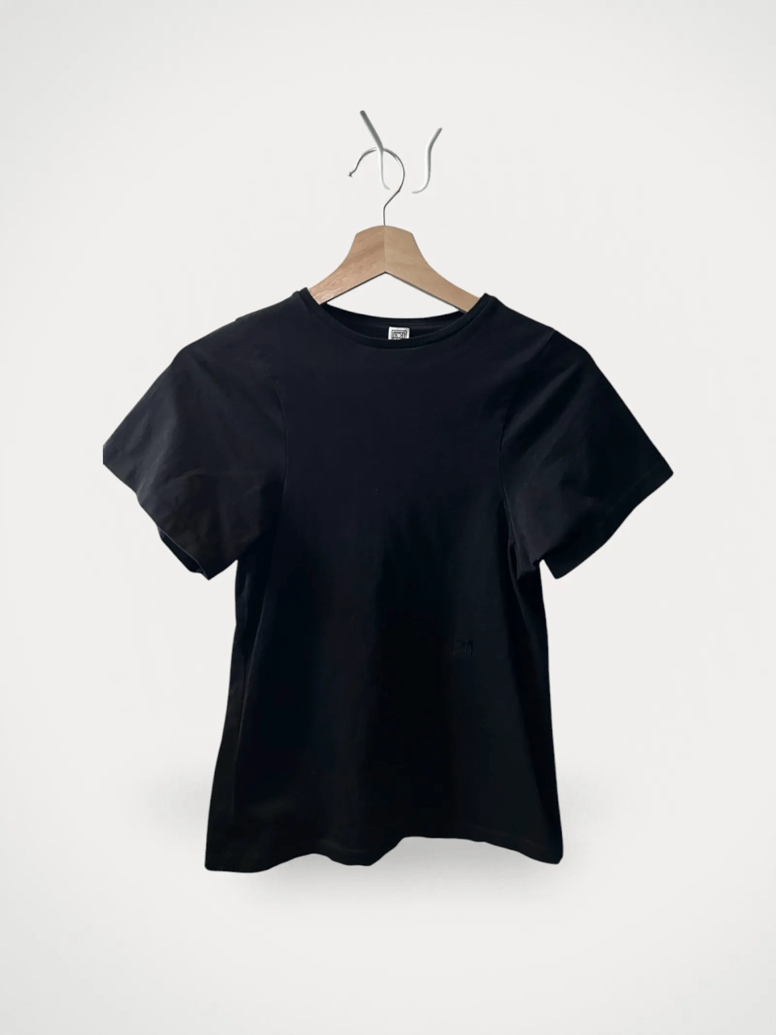 Toteme Toteme Curved seam tee Short Sleeve T-shirt Size XS / US 0-2 / IT 36-38 - 2 Thumbnail