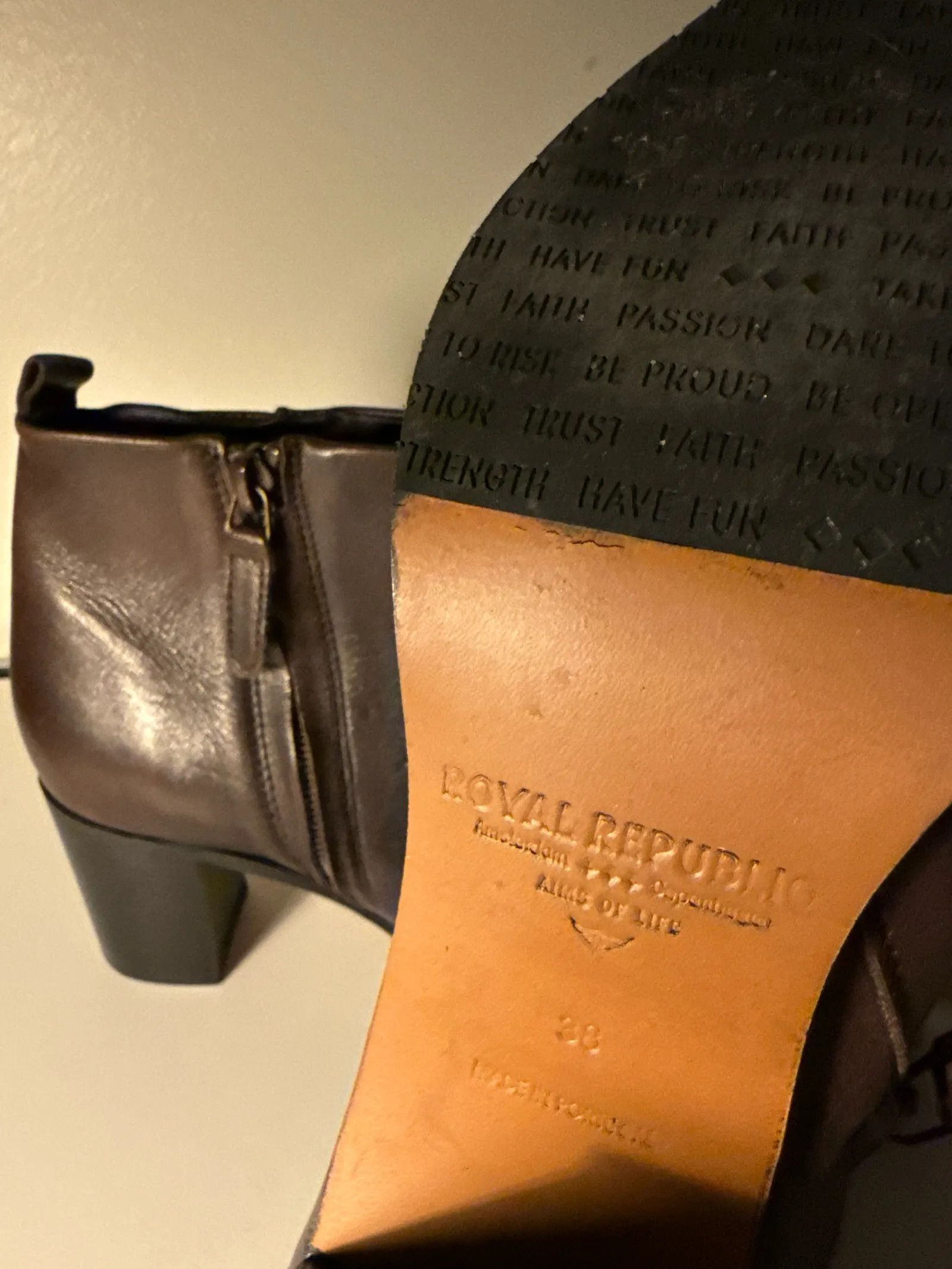 Royal RepubliQ Royal RepubliQ Heels Size US 8 / IT 38 - 2 Thumbnail