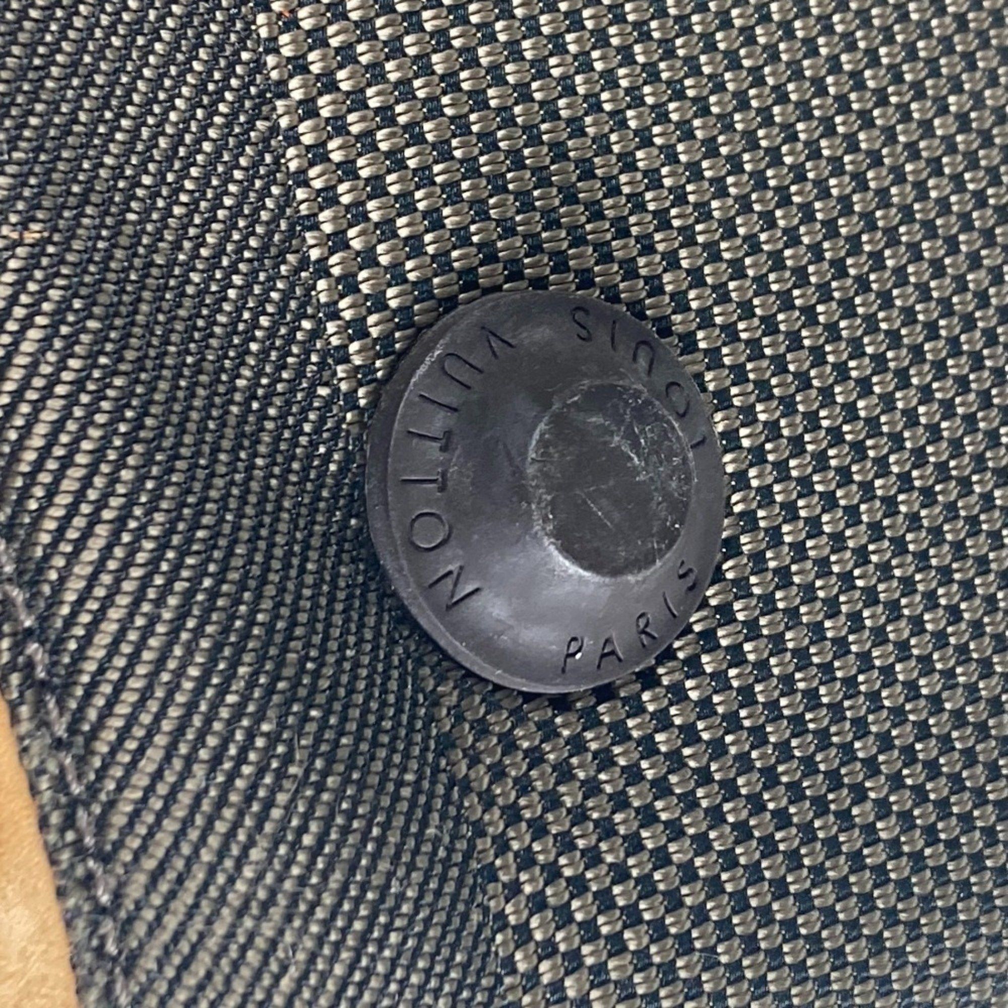 Louis Vuitton Louis Vuitton travel Size ONE SIZE - 13 Thumbnail