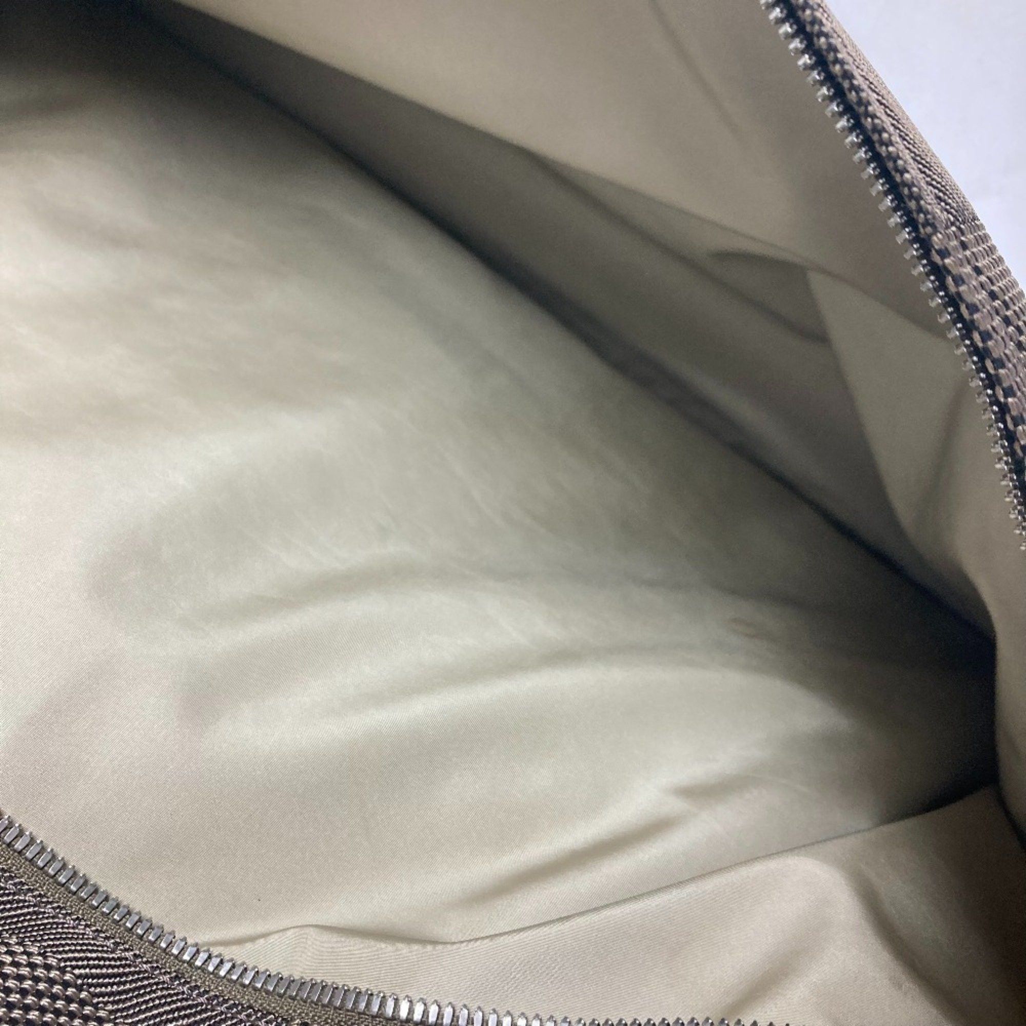 Louis Vuitton Louis Vuitton travel Size ONE SIZE - 14 Thumbnail