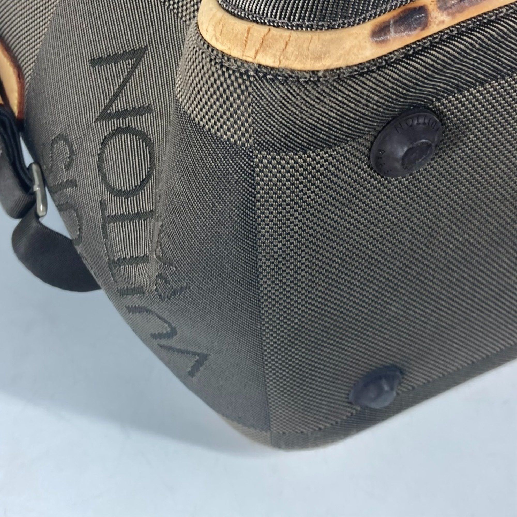 Louis Vuitton Louis Vuitton travel Size ONE SIZE - 9 Thumbnail