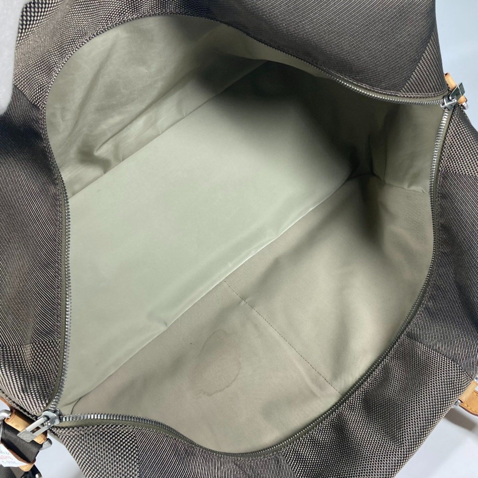Louis Vuitton Louis Vuitton travel Size ONE SIZE - 17 Thumbnail
