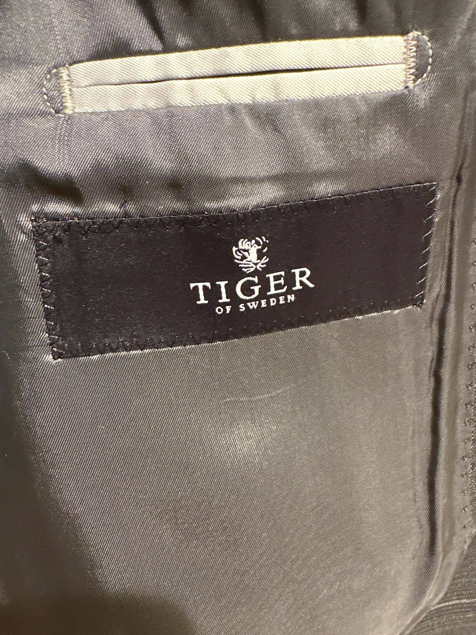Tiger of Sweden Tiger of Sweden Norden2 Suit Size 42R - 2 Thumbnail