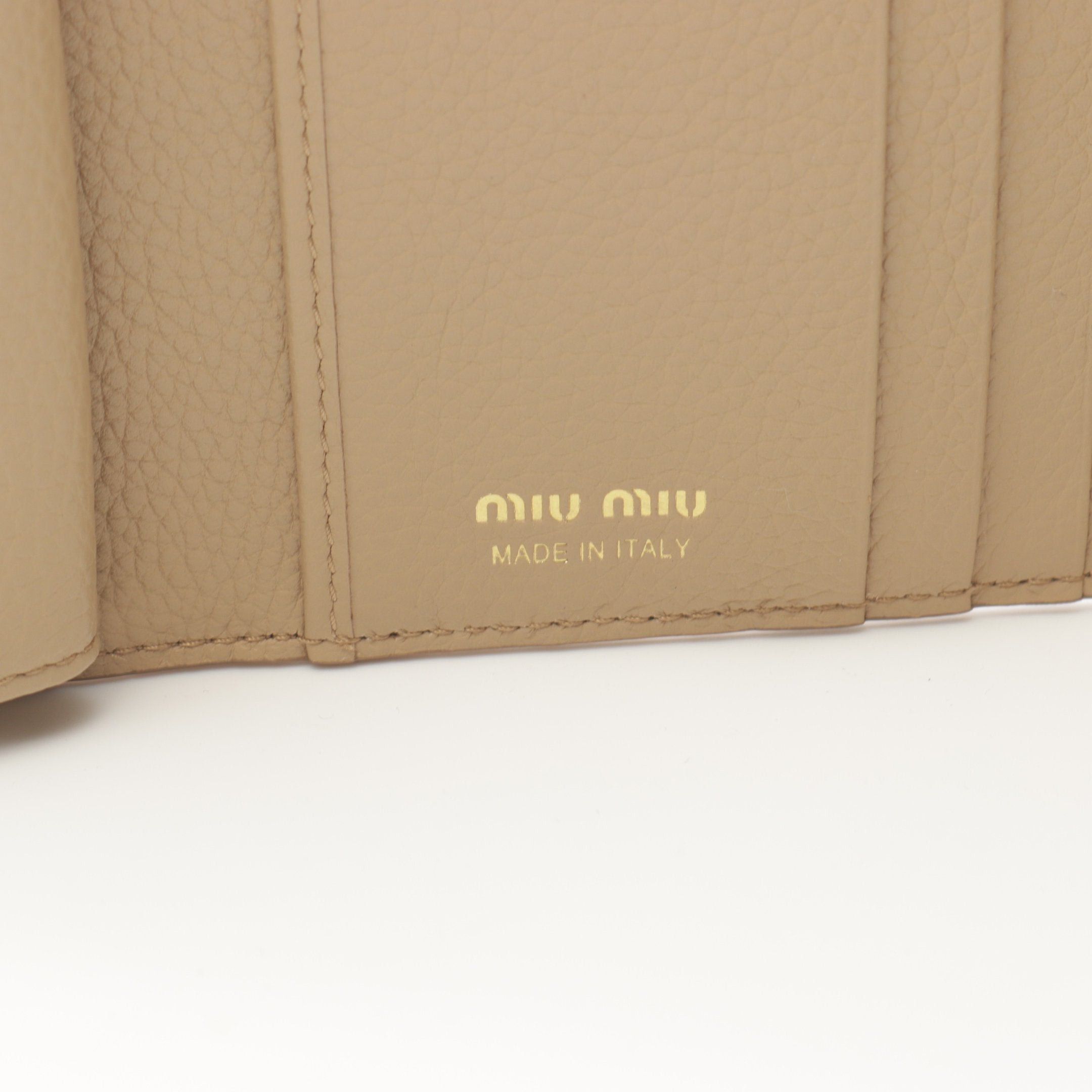 Miu Miu Miu Miu Vit Daino Square Trifold Wallet Leather Beige Size ONE SIZE - 5 Thumbnail