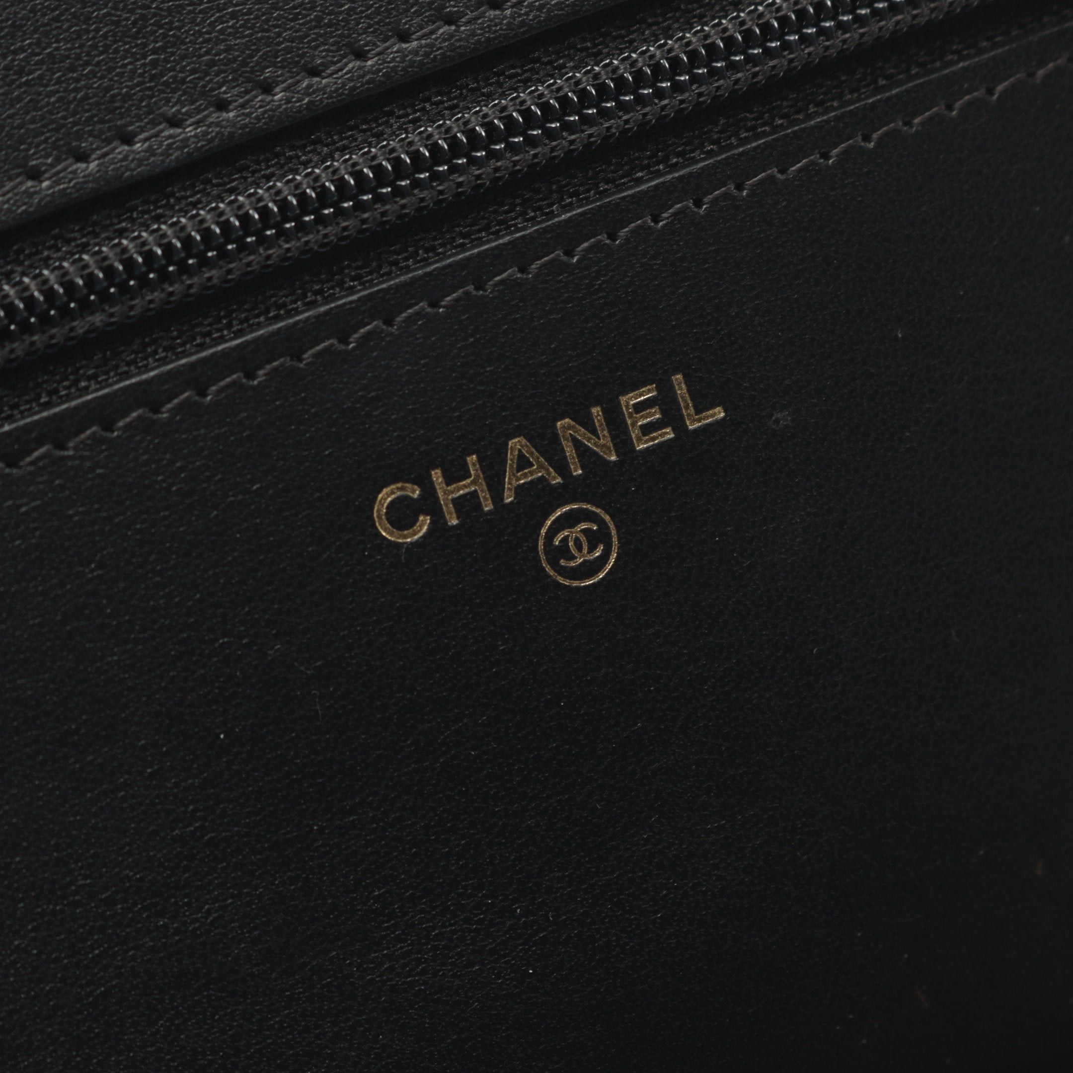 Chanel Chanel Coco Mark Chain Wallet Houndstooth Tweed Black White Gold Hardware Size ONE SIZE - 4 Thumbnail