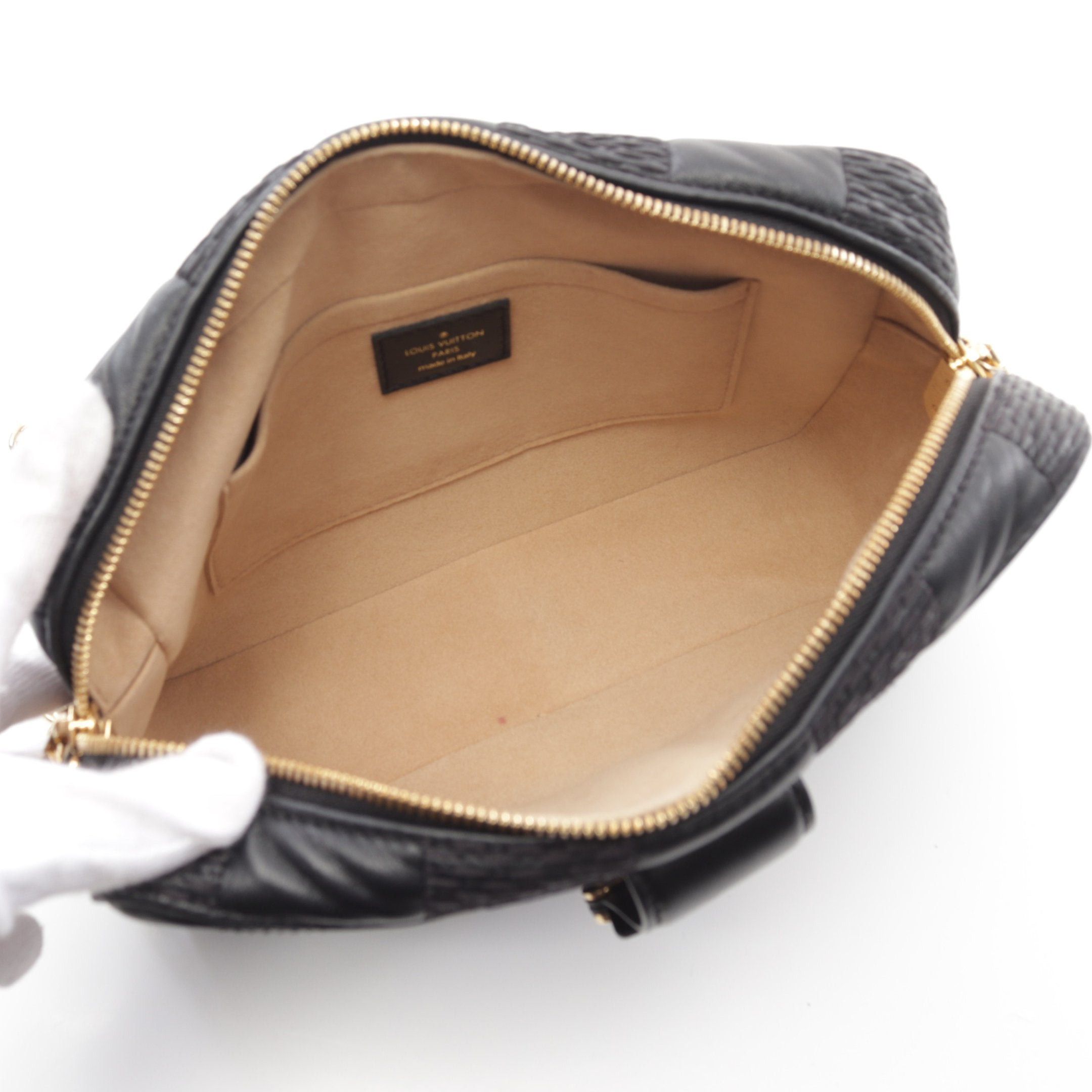Louis Vuitton Louis Vuitton Pochette Troca Shoulder Bag Leather Black Size ONE SIZE - 3 Thumbnail