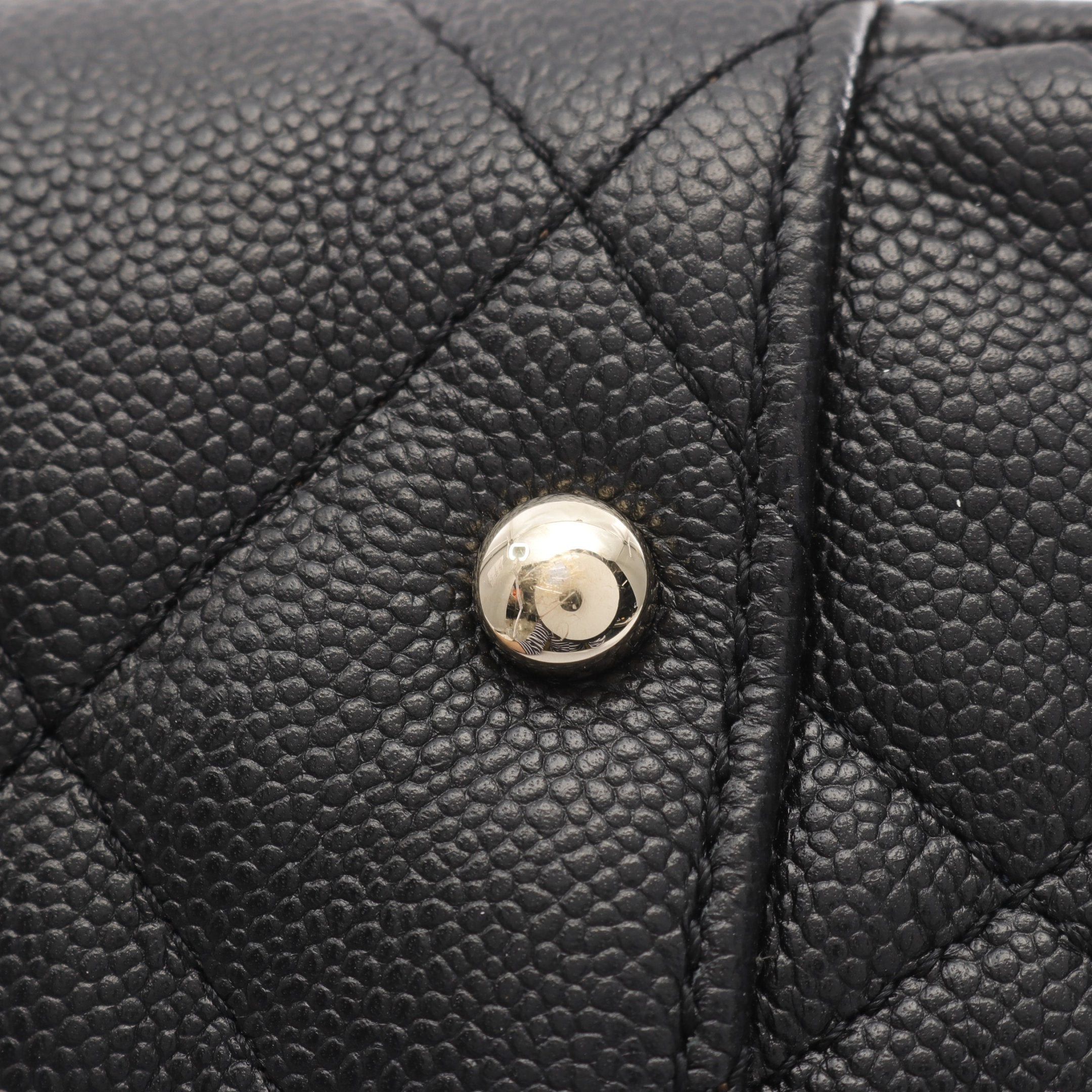 Chanel Chanel Matelasse Chain Shoulder Bag Tote Caviar Skin White Gold Hardware Size ONE SIZE - 7 Thumbnail