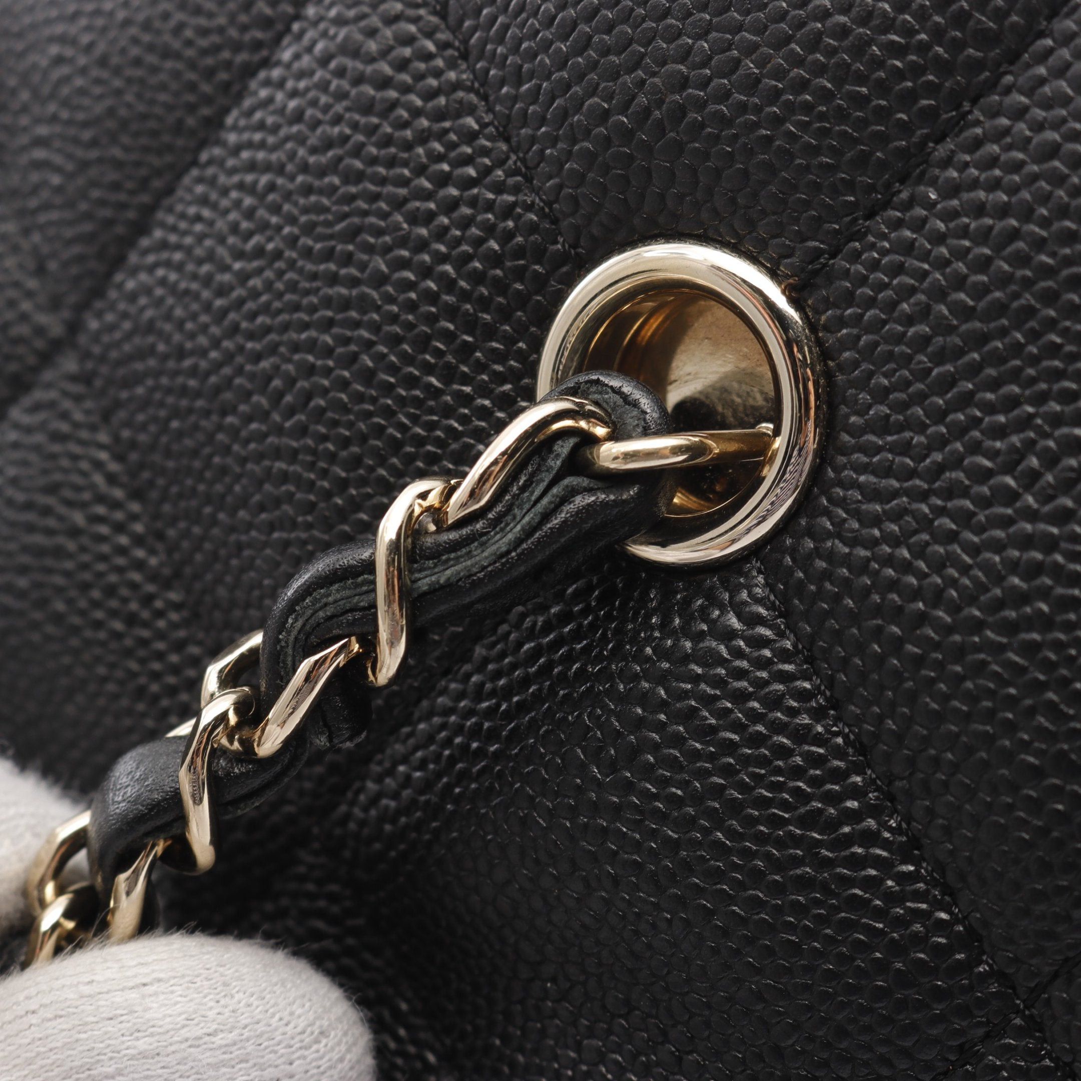 Chanel Chanel Matelasse Chain Shoulder Bag Tote Caviar Skin White Gold Hardware Size ONE SIZE - 8 Thumbnail