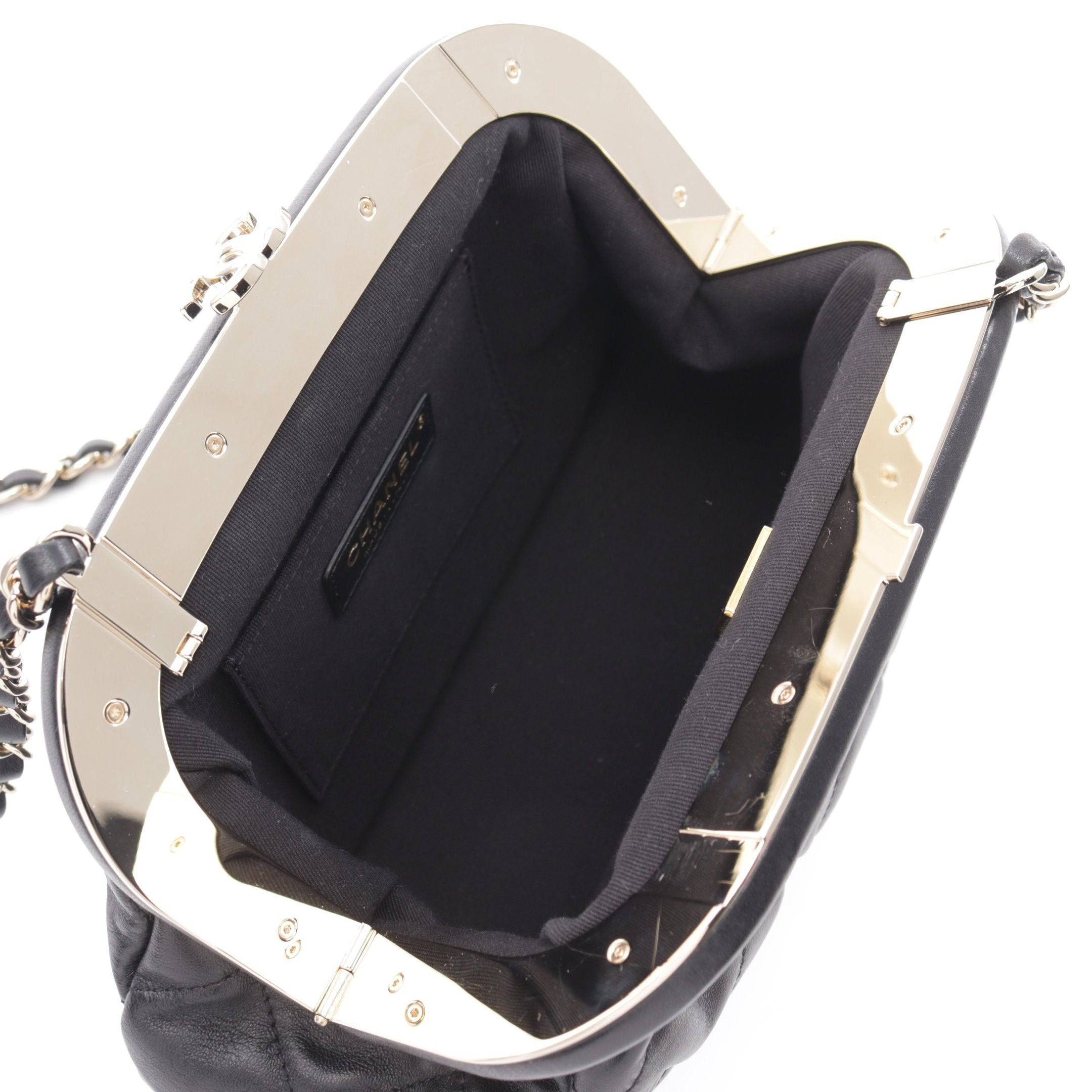 Chanel Chanel Matelasse Chain Shoulder Bag Leather Black Gold Hardware Clasp Size ONE SIZE - 3 Thumbnail