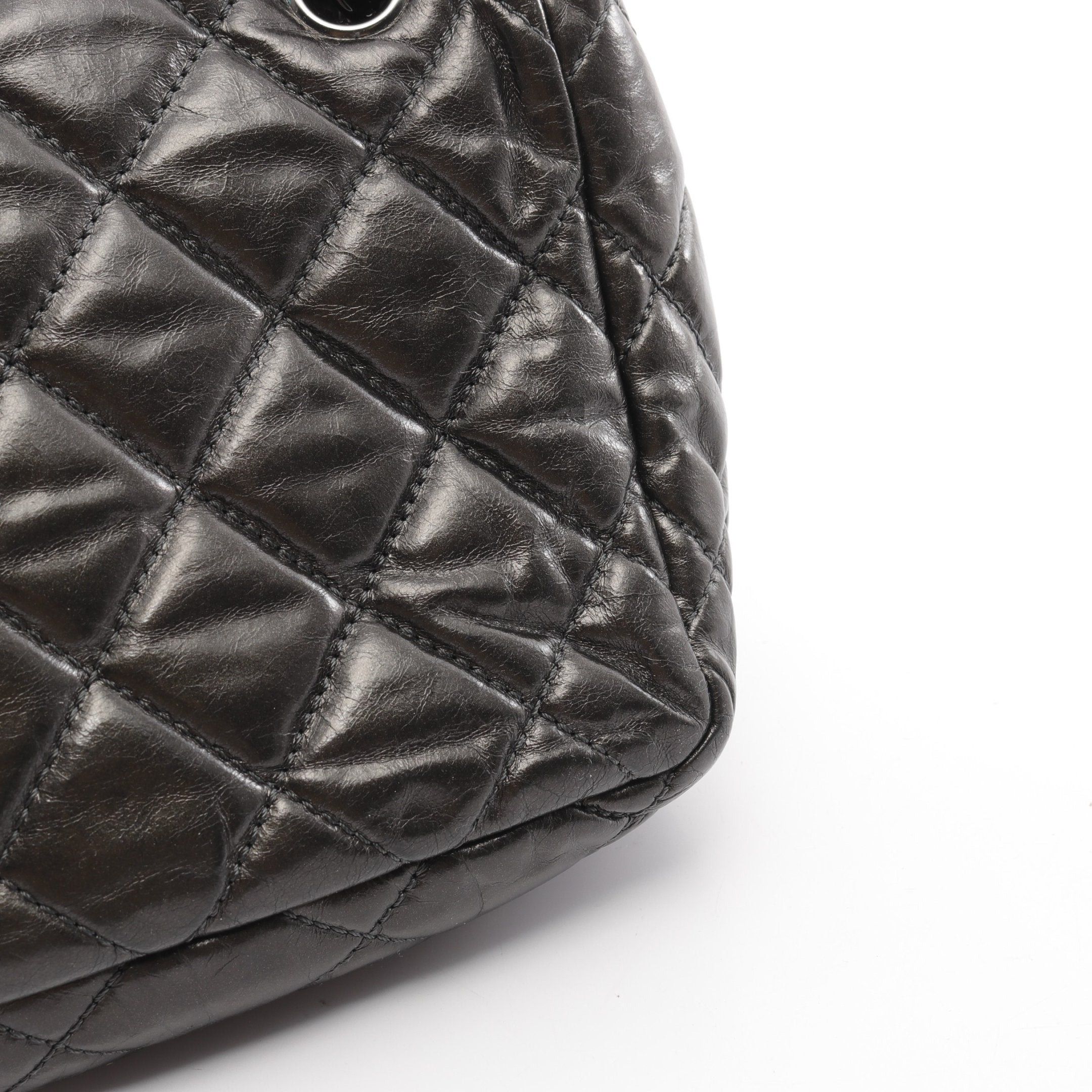 Chanel Chanel Matelasse Chain Around Double Shoulder Bag Aged Calfskin Dark Gray Combination Metal Fittings Size ONE SIZE - 10 Thumbnail