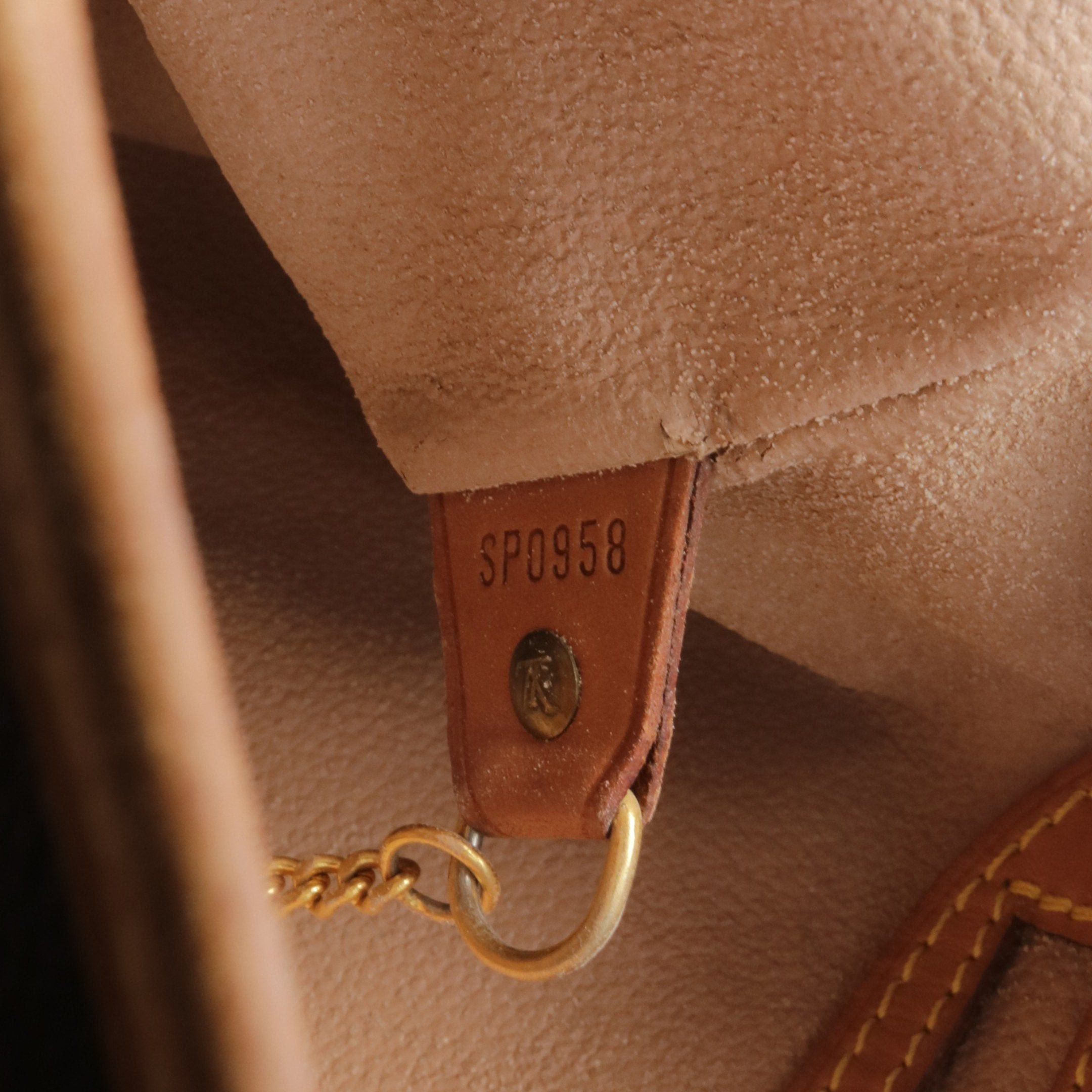 Louis Vuitton Louis Vuitton Bucket Gm Monogram Shoulder Bag Leather Brown Size ONE SIZE - 5 Thumbnail