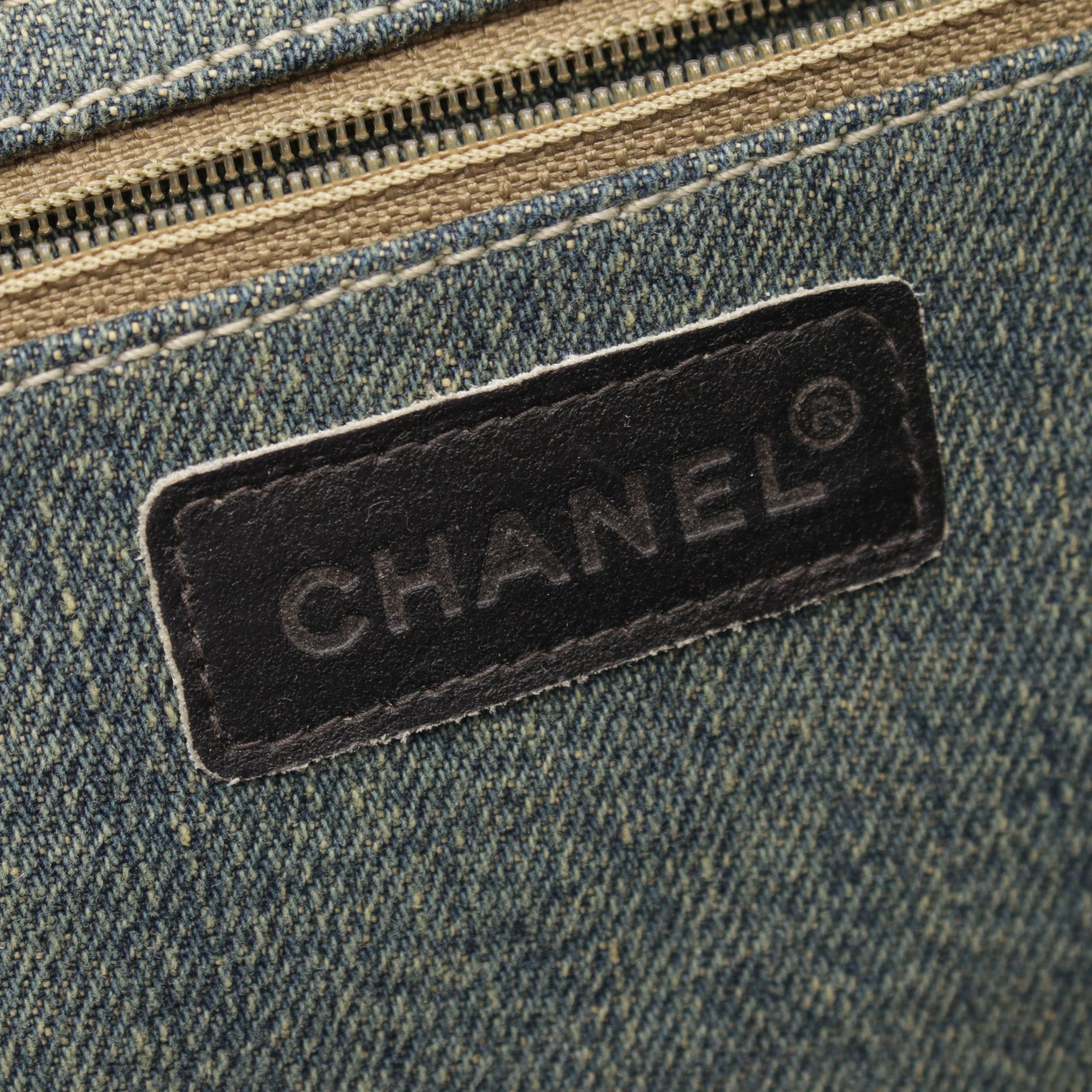 Chanel Chanel 2.55 Chocolate Bar Chain Shoulder Bag Lambskin Denim Blue Black Silver Hardware Size ONE SIZE - 4 Thumbnail