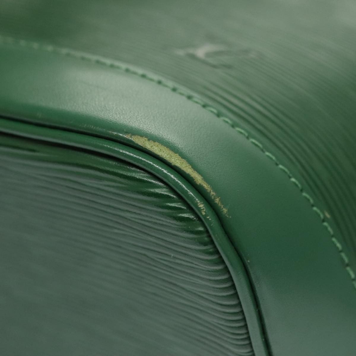 Louis Vuitton Alma Green Leather Handbag (Pre-Owned) Size ONE SIZE - 8 Thumbnail