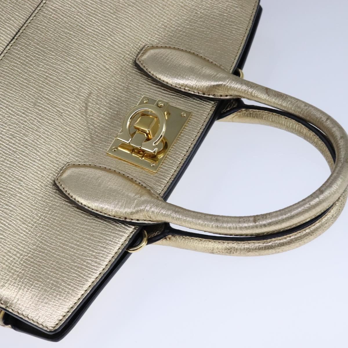 Salvatore Ferragamo Gancini Gold Leather Handbag (Pre-Owned) Size ONE SIZE - 17 Thumbnail