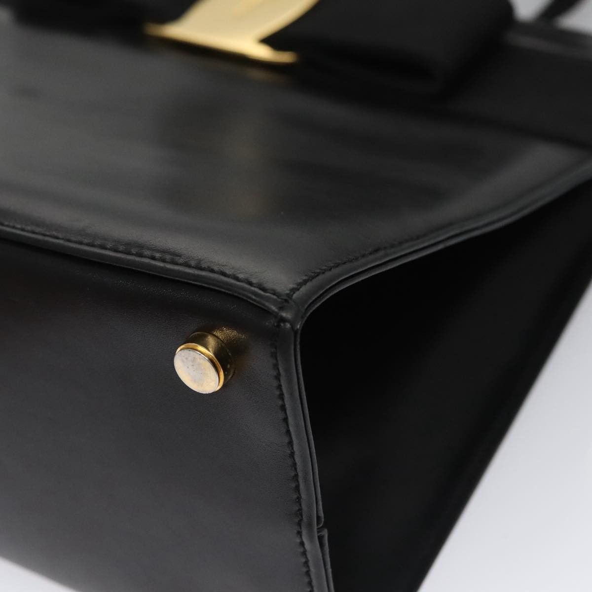 Salvatore Ferragamo Vara Black Leather Handbag (Pre-Owned) Size ONE SIZE - 7 Thumbnail