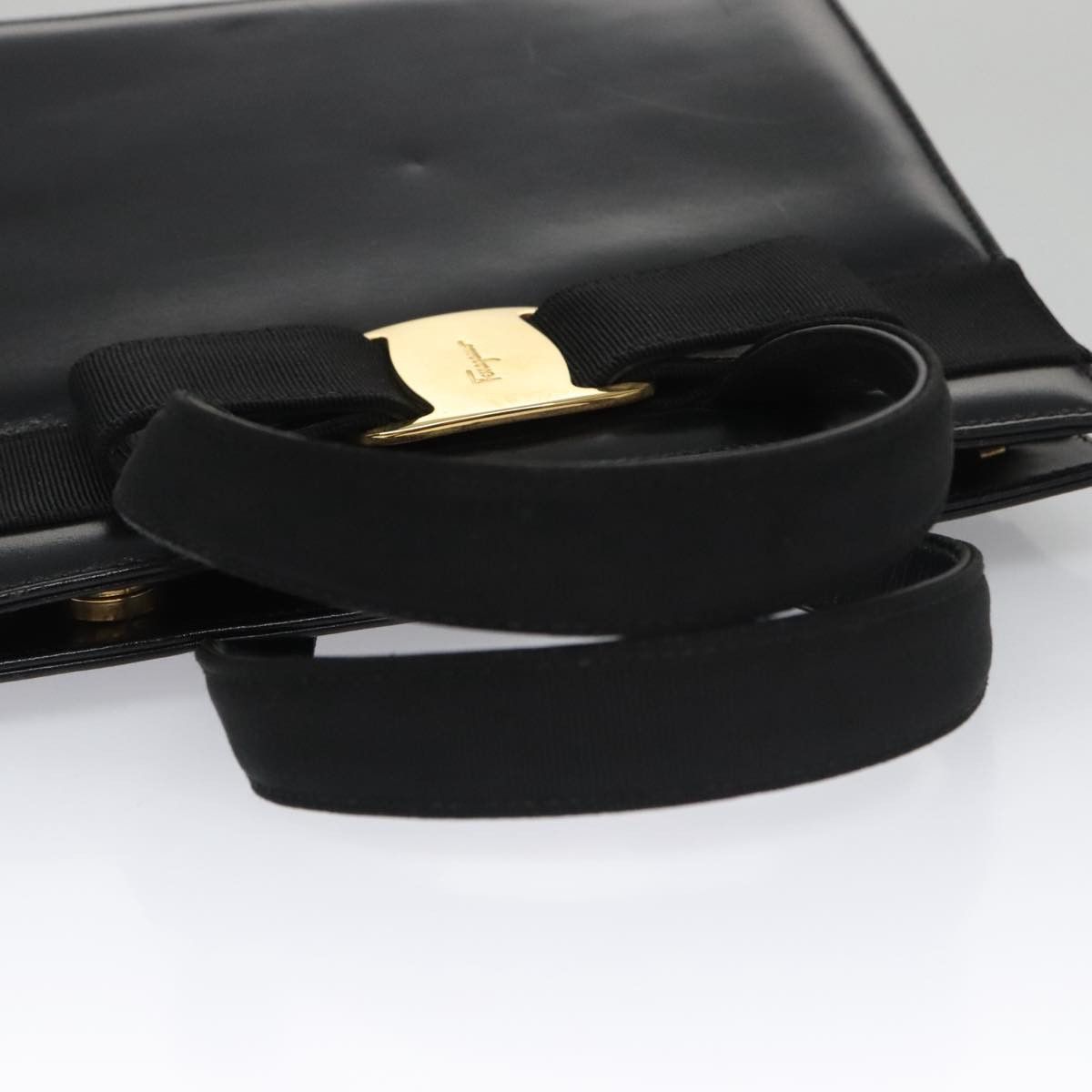 Salvatore Ferragamo Vara Black Leather Handbag (Pre-Owned) Size ONE SIZE - 5 Thumbnail