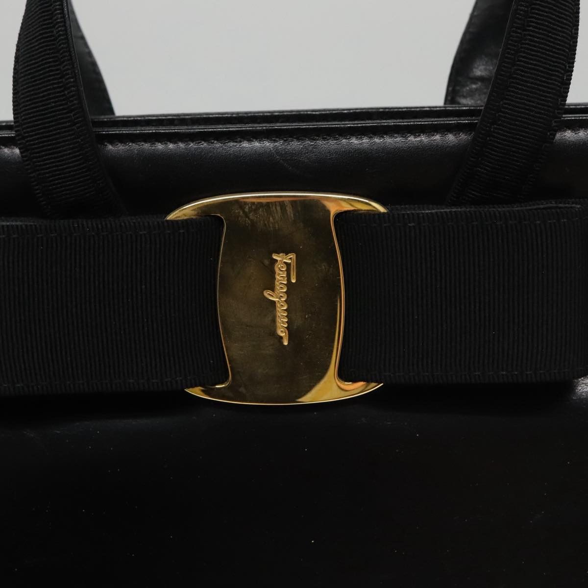 Salvatore Ferragamo Vara Black Leather Handbag (Pre-Owned) Size ONE SIZE - 12 Thumbnail