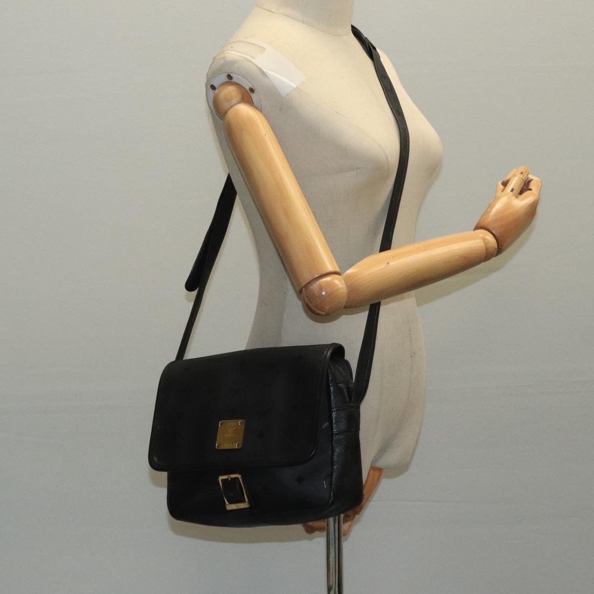 MCM Visetos Black Canvas Shoulder Bag (Pre-Owned) Size ONE SIZE - 14 Thumbnail
