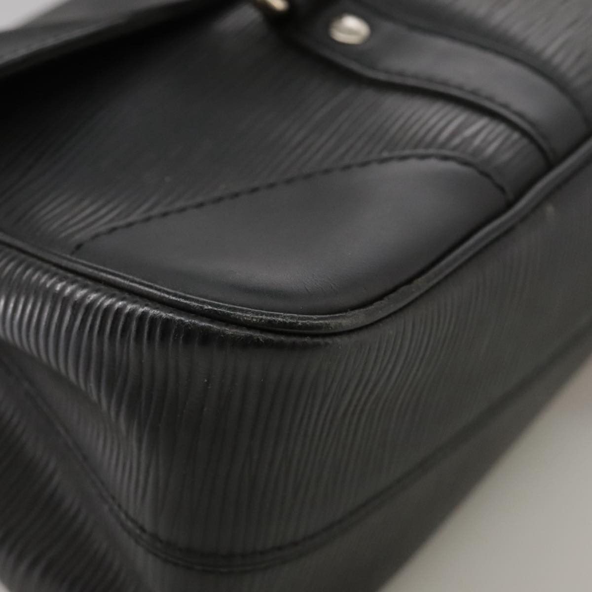Louis Vuitton Segur Black Leather Handbag (Pre-Owned) Size ONE SIZE - 18 Thumbnail
