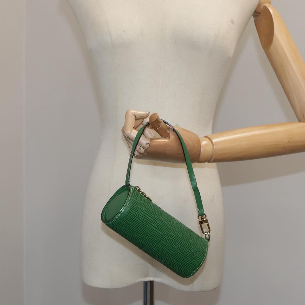 Louis Vuitton Papillon Green Leather Clutch Bag (Pre-Owned) Size ONE SIZE - 16 Thumbnail