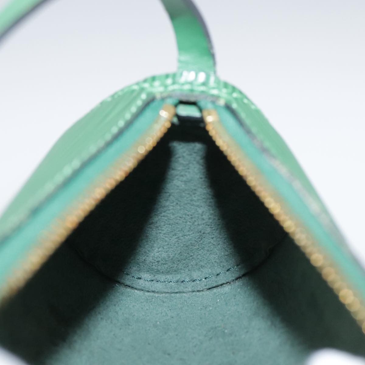 Louis Vuitton Papillon Green Leather Clutch Bag (Pre-Owned) Size ONE SIZE - 19 Thumbnail