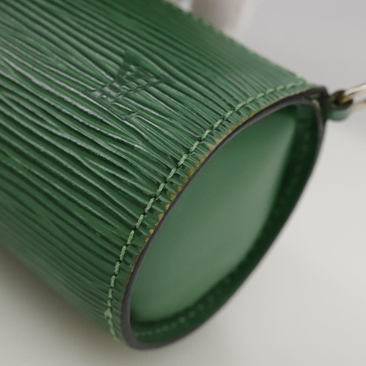 Louis Vuitton Papillon Green Leather Clutch Bag (Pre-Owned) Size ONE SIZE - 7 Thumbnail