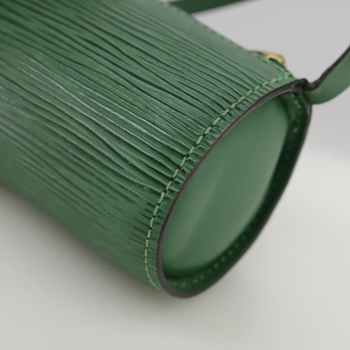 Louis Vuitton Papillon Green Leather Clutch Bag (Pre-Owned) Size ONE SIZE - 9 Thumbnail