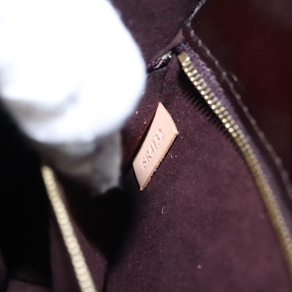 Louis Vuitton Monceau Burgundy Patent Leather Handbag (Pre-Owned) Size ONE SIZE - 16 Thumbnail