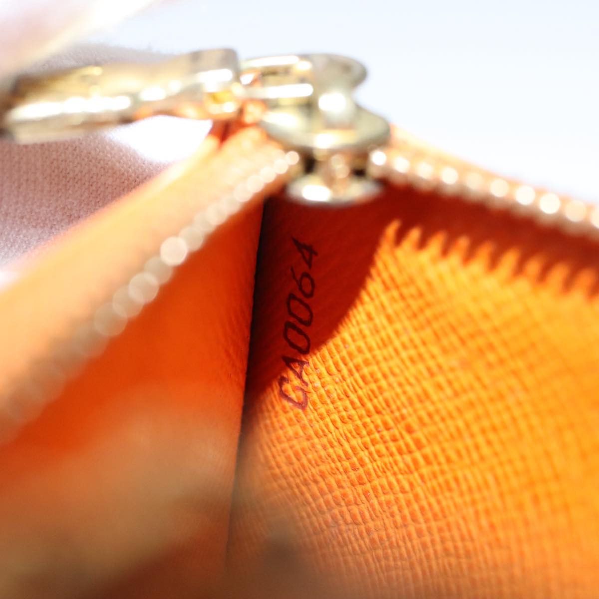 Louis Vuitton Pochette Clés Orange Leather Wallet (Pre-Owned) Size ONE SIZE - 14 Thumbnail