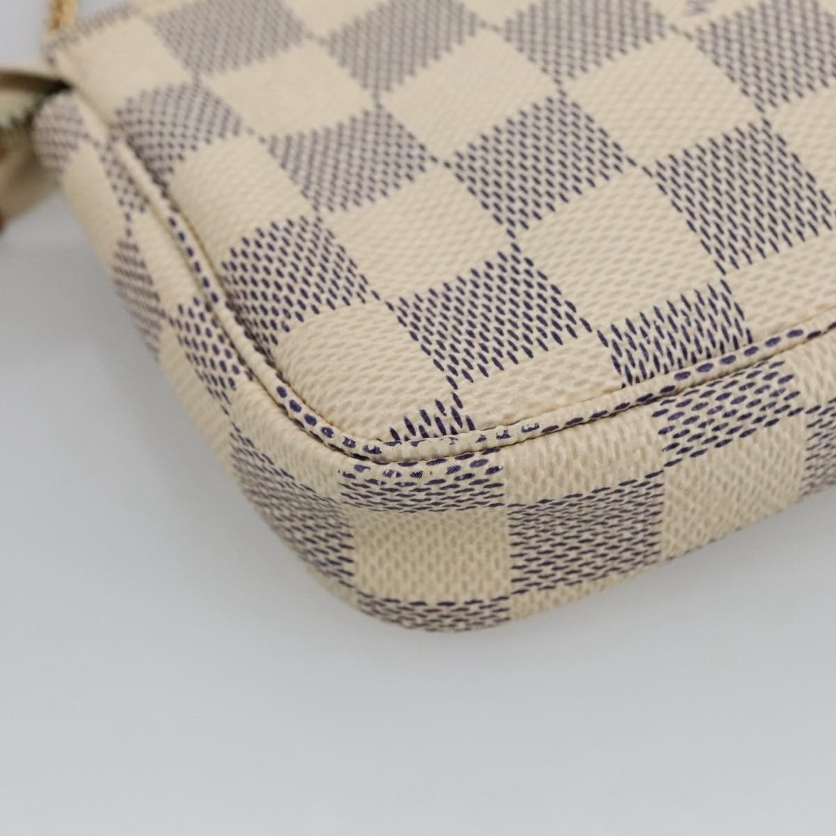 Louis Vuitton Mini Pochette Accessoires Beige Canvas Clutch Bag Size ONE SIZE - 12 Thumbnail