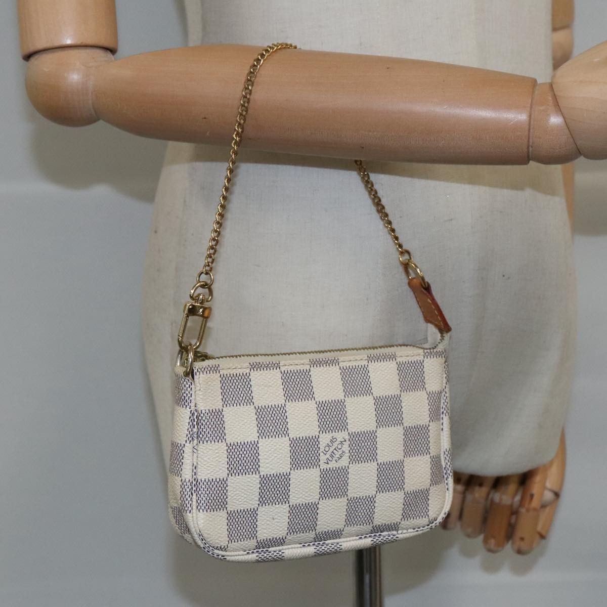 Louis Vuitton Mini Pochette Accessoires Beige Canvas Clutch Bag Size ONE SIZE - 20 Thumbnail