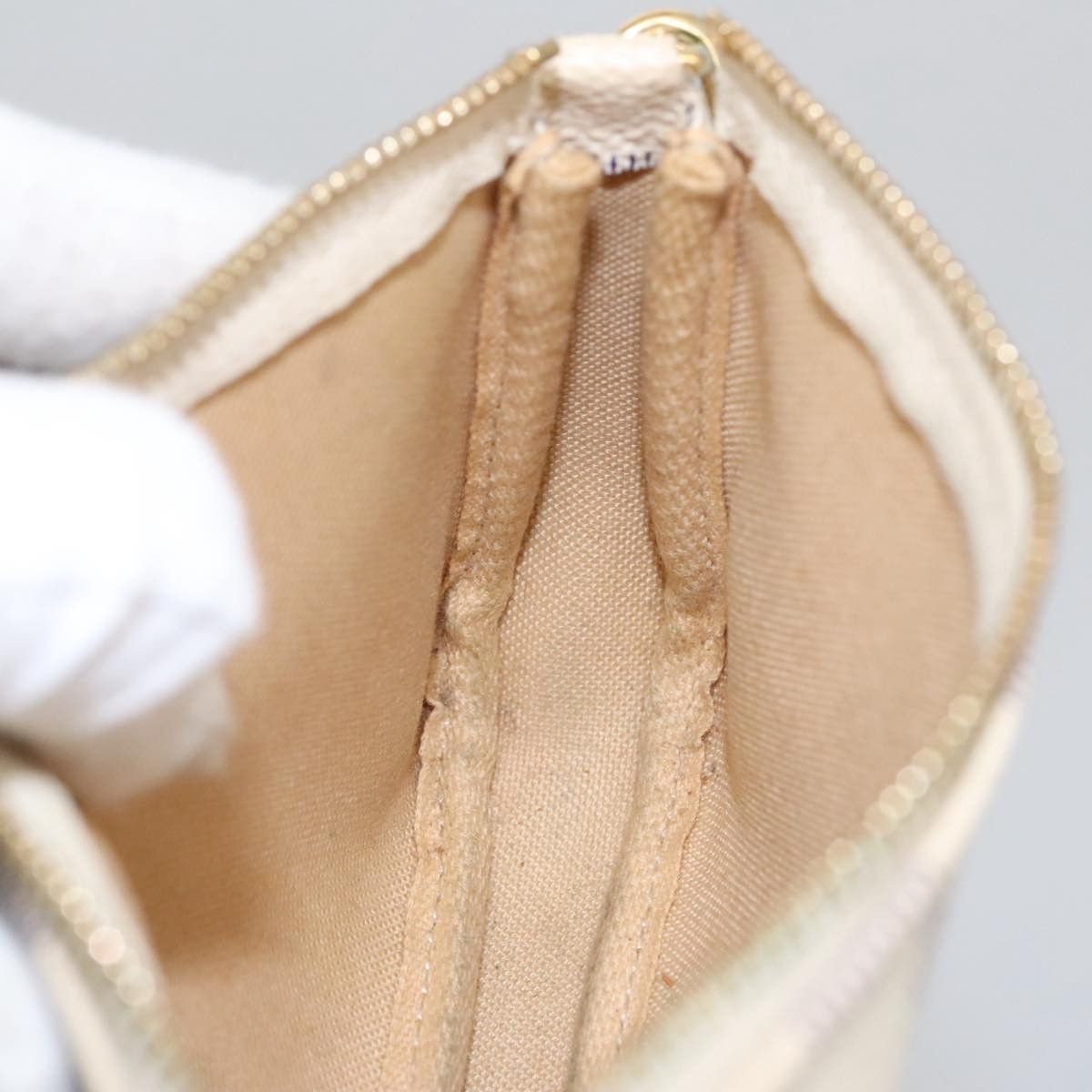 Louis Vuitton Mini Pochette Accessoires Beige Canvas Clutch Bag Size ONE SIZE - 17 Thumbnail