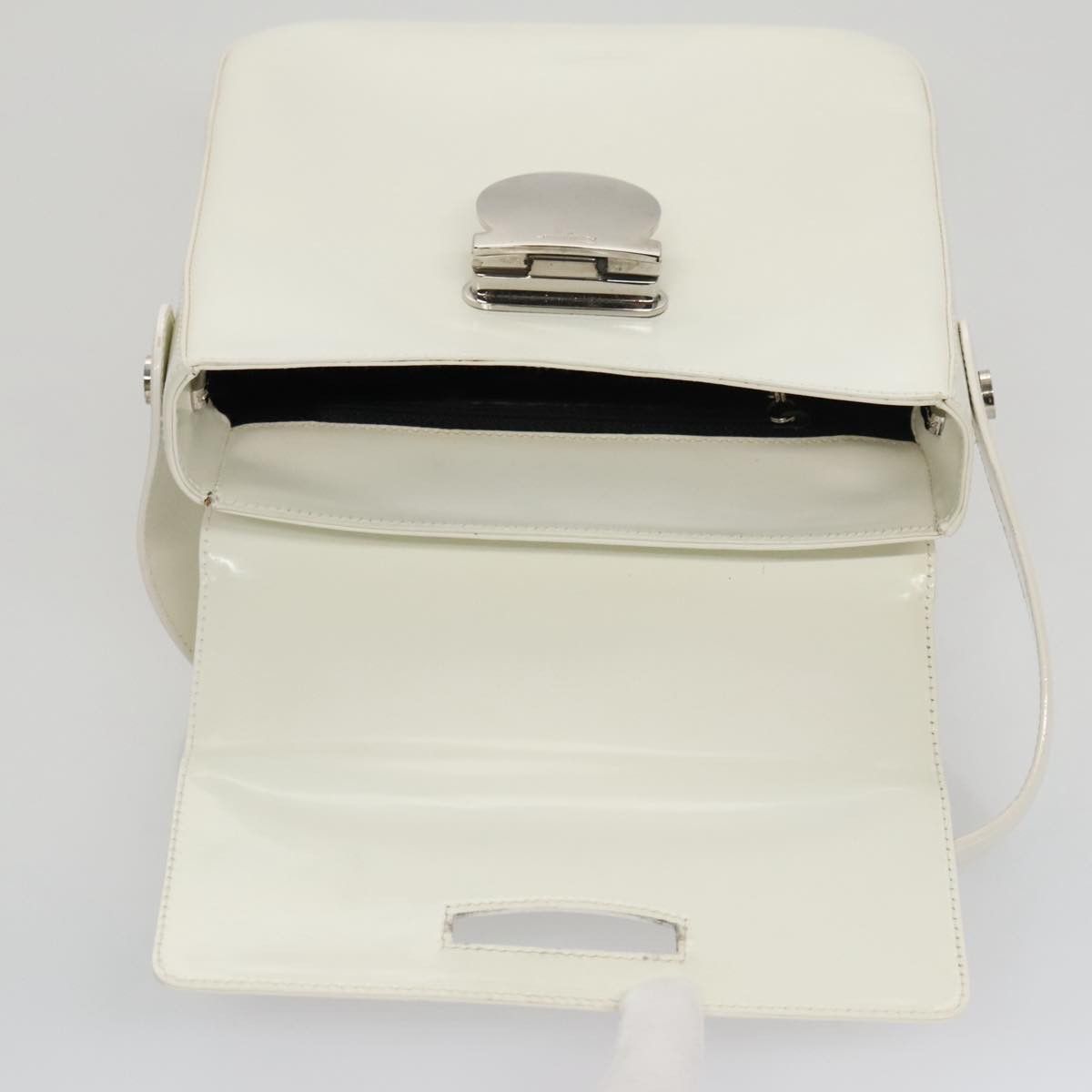 Salvatore Ferragamo Gancini White Patent Leather Handbag (Pre-Owned) Size ONE SIZE - 12 Thumbnail