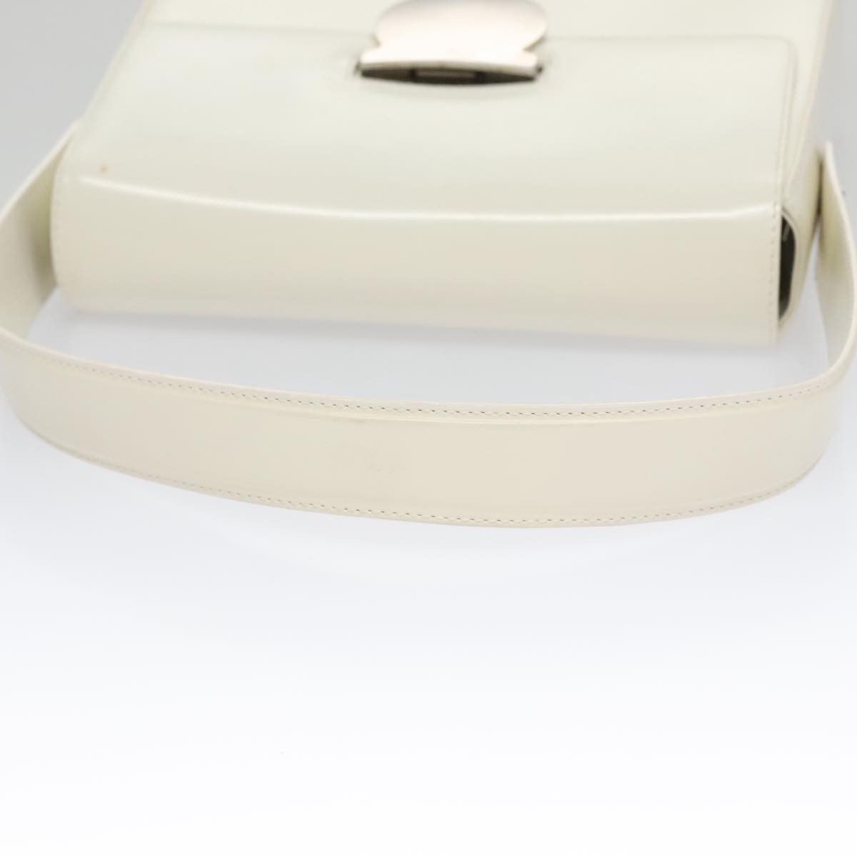 Salvatore Ferragamo Gancini White Patent Leather Handbag (Pre-Owned) Size ONE SIZE - 4 Thumbnail