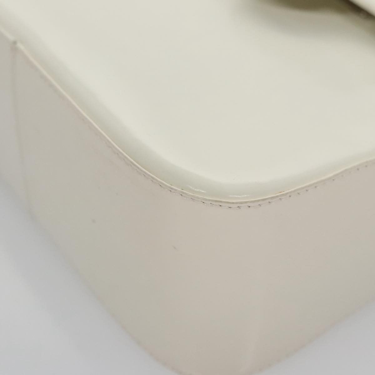Salvatore Ferragamo Gancini White Patent Leather Handbag (Pre-Owned) Size ONE SIZE - 19 Thumbnail