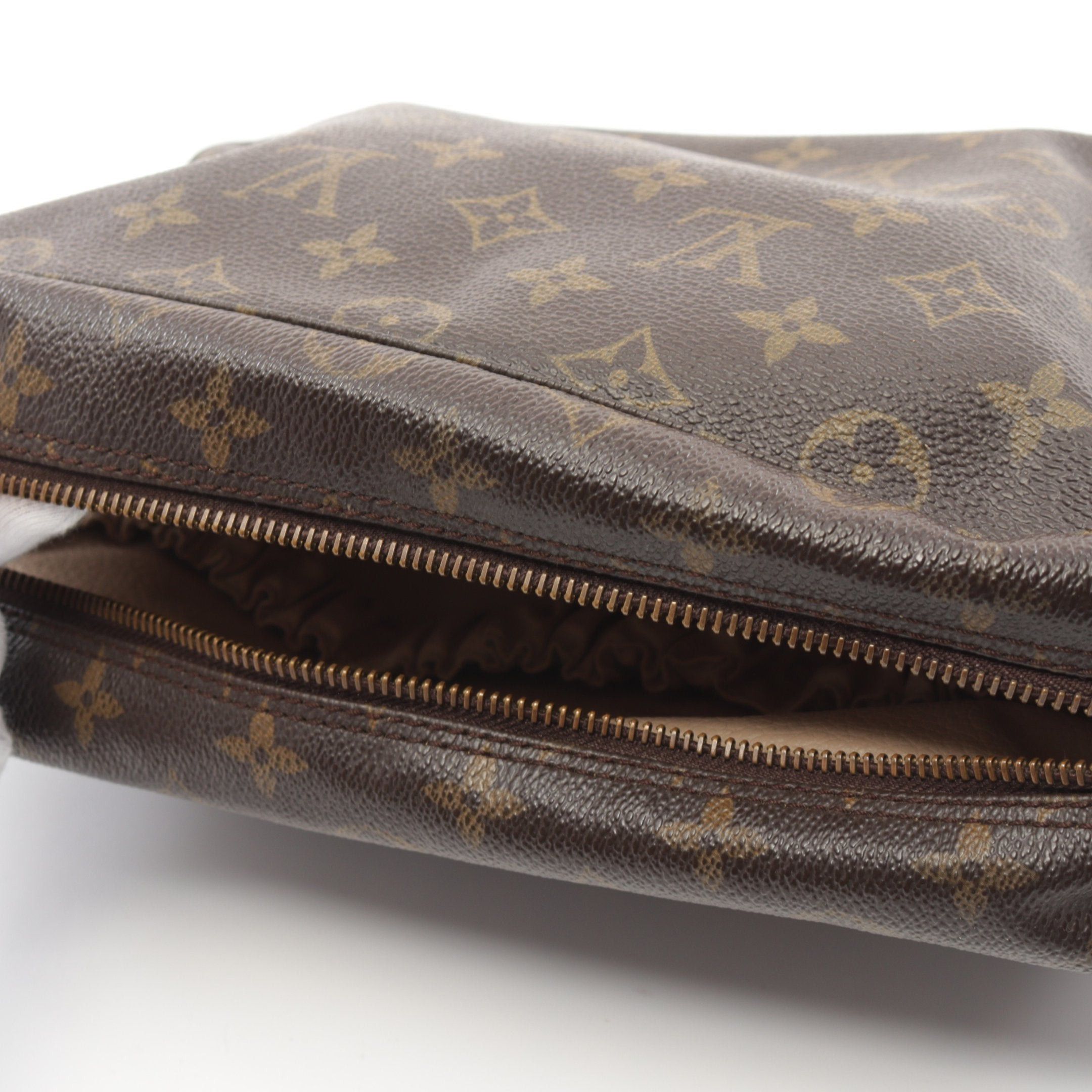 Louis Vuitton Louis Vuitton Truth Toilette 28 Monogram Cosmetic Pouch Brown Size ONE SIZE - 10 Thumbnail