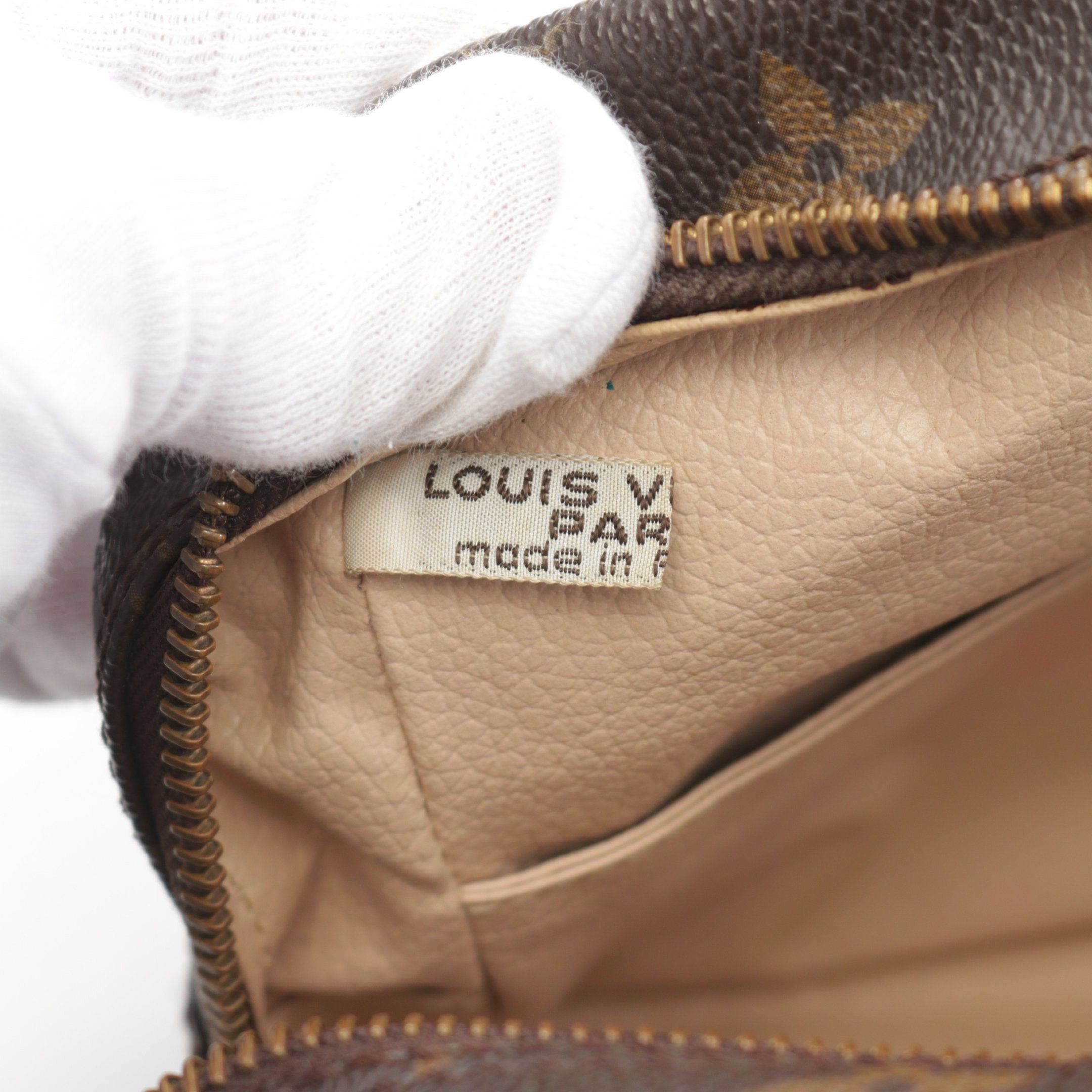 Louis Vuitton Louis Vuitton Truth Toilette 28 Monogram Cosmetic Pouch Brown Size ONE SIZE - 4 Thumbnail